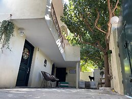 Airport Cottage House