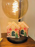 Airport Cottage House