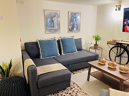 Airport Cottage House