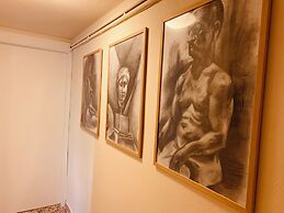 Airport Cottage House