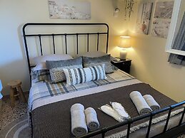 Airport Cottage House