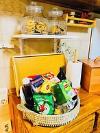 Airport Cottage House