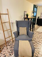 Airport Cottage House