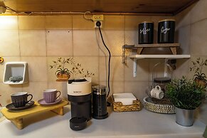 Airport Cottage House