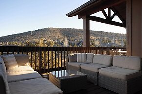 Elevated Escape Eagle Crest