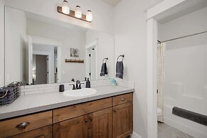 Elevated Escape Eagle Crest