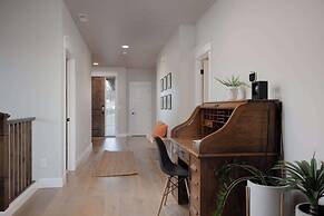 Elevated Escape Eagle Crest