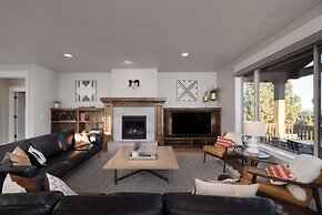 Elevated Escape Eagle Crest