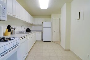 Close to Airport in Crystal City