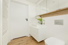 Luxury Apartment Close to the Beach, Pobierowo