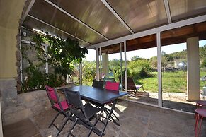 Amazing Apartment in Lanas With Large Garden