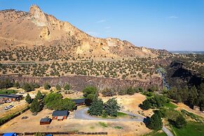 Smith Rock Base Camp Sleeps 6!