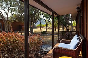 Smith Rock Base Camp Sleeps 6!