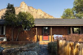 Smith Rock Base Camp Sleeps 6!