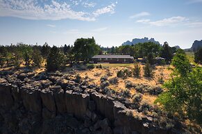 Smith Rock Base Camp Sleeps 6!