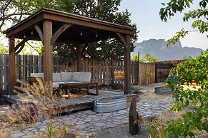 Smith Rock Base Camp Sleeps 6!