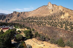 Smith Rock Base Camp Sleeps 6!