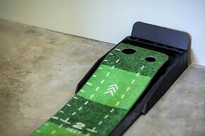 Nomad Plus Life Hostel Pattaya