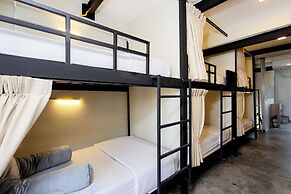 Nomad Plus Life Hostel Pattaya