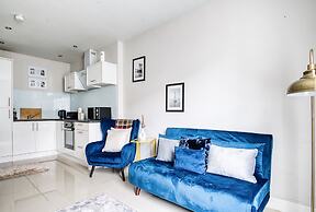 Spacious 1 Bedroom Near Hospital