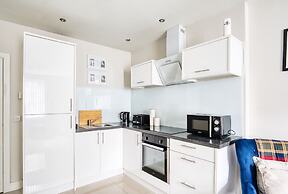 Spacious 1 Bedroom Near Hospital