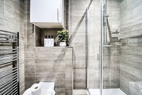 Spacious 1 Bedroom Near Hospital