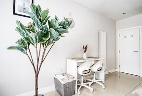 Spacious 1 Bedroom Near Hospital