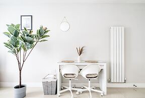 Spacious 1 Bedroom Near Hospital