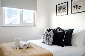 Whitchurch 2 Bedroom Flat near Hospital