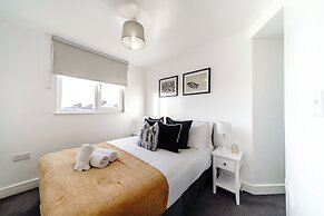 Whitchurch 2 Bedroom Flat near Hospital