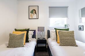 Whitchurch 2 Bedroom Flat near Hospital