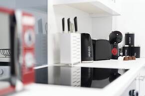 Whitchurch 2 Bedroom Flat near Hospital