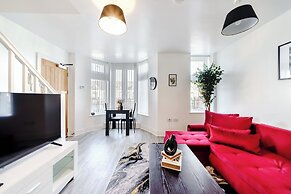 Whitchurch 2 Bedroom Flat near Hospital