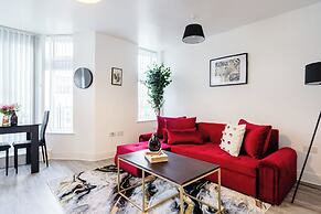 Whitchurch 2 Bedroom Flat near Hospital