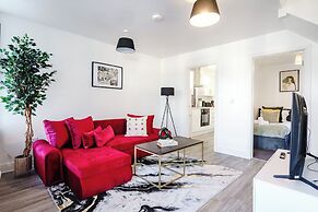 Whitchurch 2 Bedroom Flat near Hospital