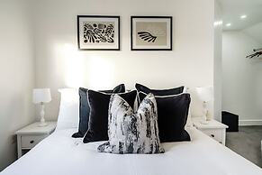 Whitchurch 2 Bedroom Flat near Hospital