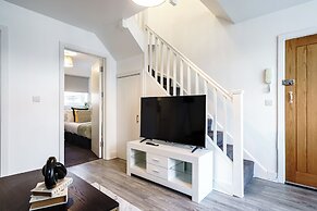 Whitchurch 2 Bedroom Flat near Hospital