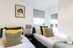 Whitchurch 2 Bedroom Flat near Hospital