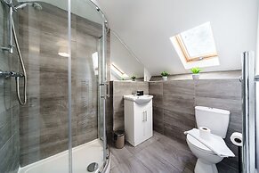 Whitchurch 2 Bedroom Flat near Hospital