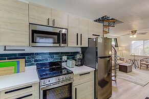 Garden Home Walkable to East Austin Eateries