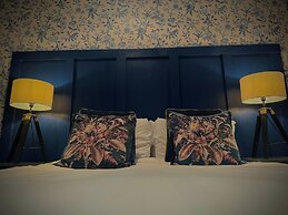 The Horncliffe Hot Tub House