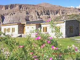 Sarai Silk Route Hotel Passu Hunza