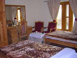Sarai Silk Route Hotel Passu Hunza