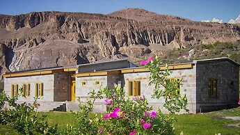 Sarai Silk Route Hotel Passu Hunza