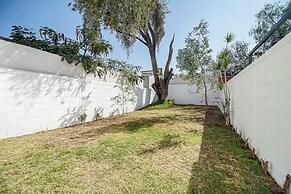 Family House with Pool & Garden in Leon