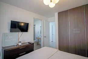 Family House with Pool & Garden in Leon