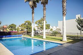 Family House with Pool & Garden in Leon