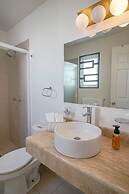 Family House with Pool & Garden in Leon