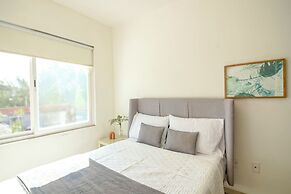 Family House with Pool & Garden in Leon