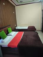 Goroomgo Bliss guest house Varanasi